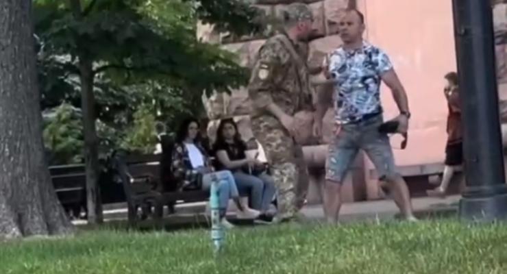 У центрі Києва військовий-втікач напав на співробітника ТЦК