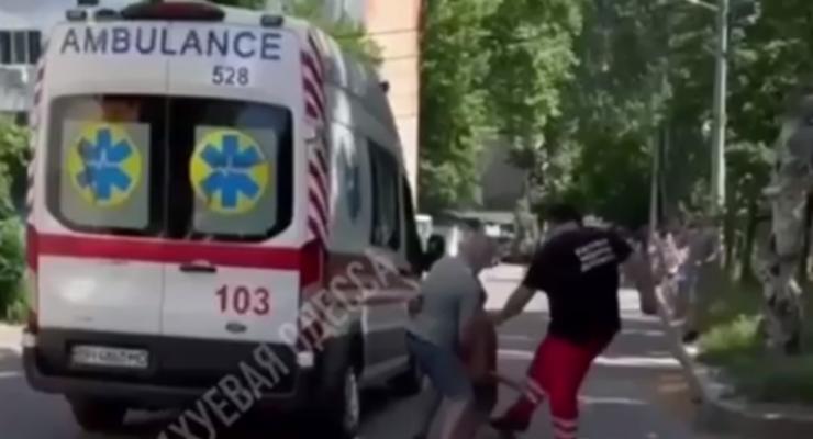 В Одесі сталася бійка між працівниками ТЦК та медиками “швидкої” допомоги