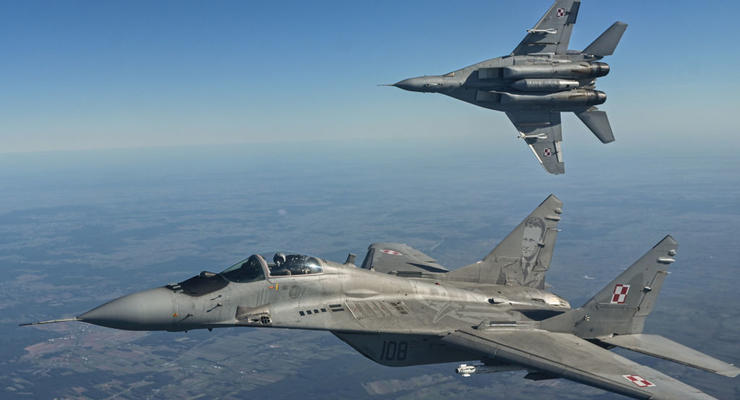 Польша ночью поднимала боевые самолеты из-за активности авиации РФ
