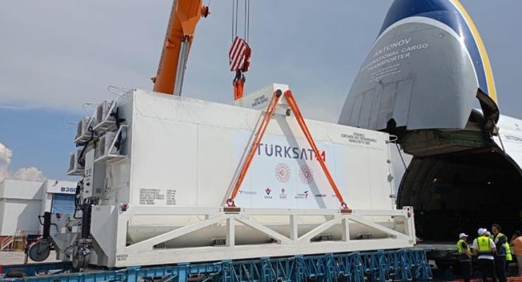 Antonov Airlines доставила до США турецький стратегічний супутник