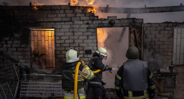 Росія вдарила по Харкову: пошкоджені будинки, гуртожиток, є постраждалі