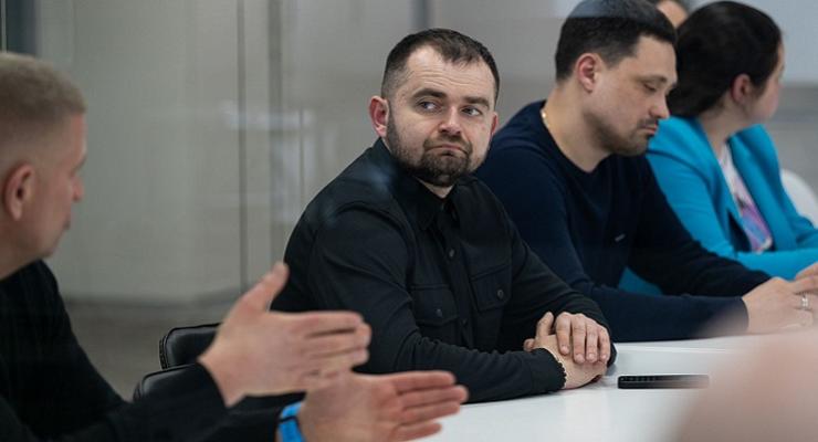⁠ЗМІ виявили, що через халатність чиновника Міноборони Канєвського для ЗСУ втридорога закупили фляг на 54 млн
