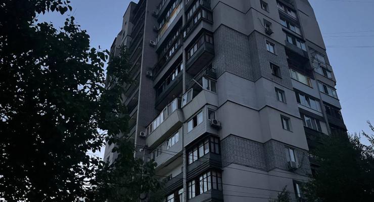 Армия РФ ночью обстреляла Днепр и Никопольский район: 7 пострадавших, повреждены жилые дома и магазин