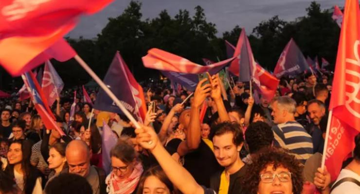 По всей Франции прошли массовые протесты на фоне успеха партии Марин Ле Пен на выборах
