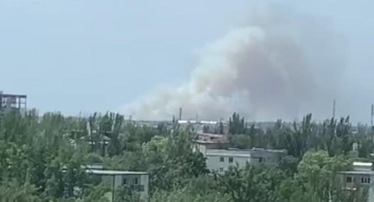 В Мариуполе сообщают о взрывах и дыме в районе аэропорта