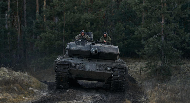 Испания отправила Украине 10 танков 'Leopard' 2А4 и важную военную технику