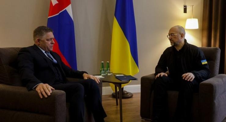 Фицо пожаловался Шмыгалю на санкции Украины против Лукойла