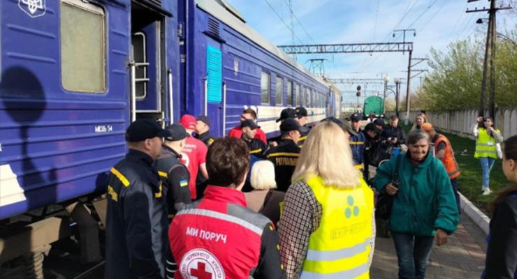 Эвакуационные поезда прекращают курсировать из Покровска