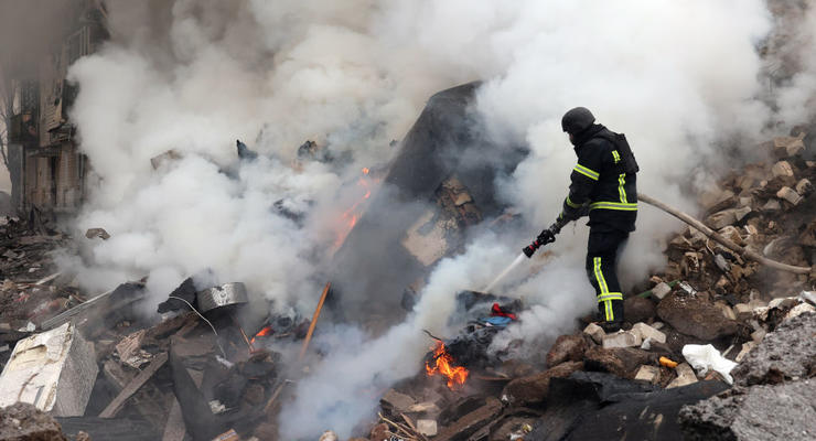 Росія ударила по Харкову: 21 постраждалий, під завалами можуть бути люди